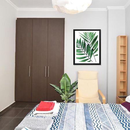Modern Apartment In The Heart Of The City Larissa Exterior foto