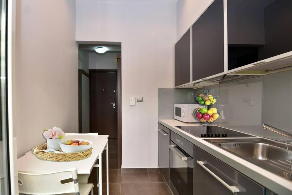 Modern Apartment In The Heart Of The City Larissa Exterior foto