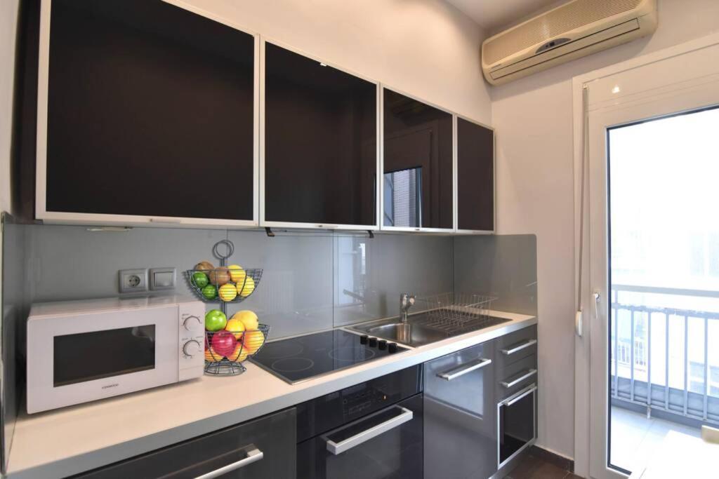 Modern Apartment In The Heart Of The City Larissa Exterior foto