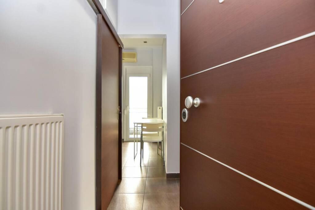 Modern Apartment In The Heart Of The City Larissa Exterior foto